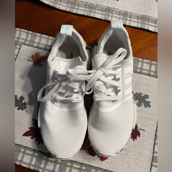 Adidas - Picture 2 of 4